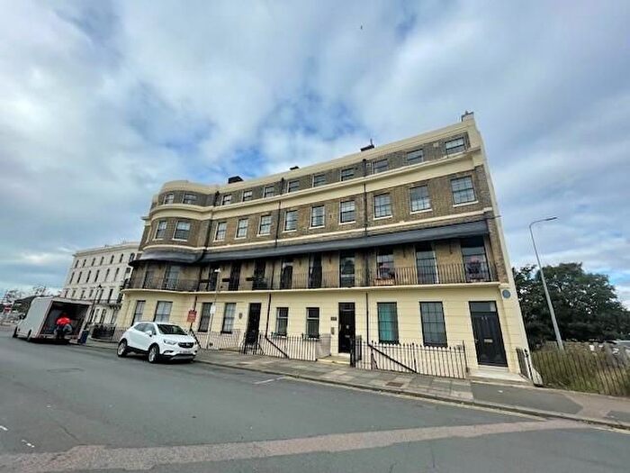 1 Bedroom Flat To Rent In Camden Crescent, Dover, CT16