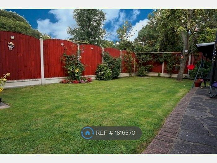 3 Bedroom Terraced House To Rent In Byron Way, Romford, RM3