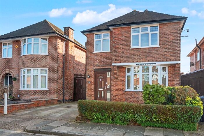 3 Bedroom Detached House For Sale In Park Road, Bramcote, Nottingham, NG9