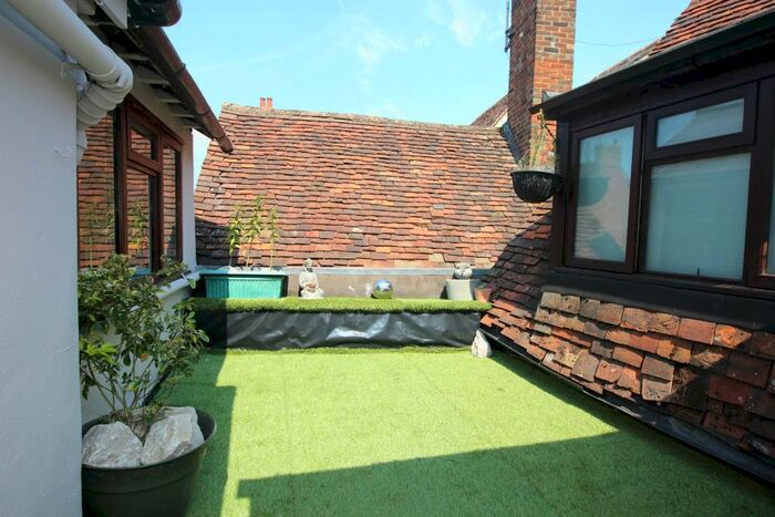 1 Bedroom Flat To Rent In High Street, Stevenage, Hertfordshire, SG1