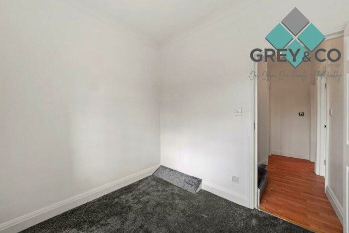 3 Bedroom Flat To Rent In Oakington Manor Drive, Wembley, Greater London, HA9