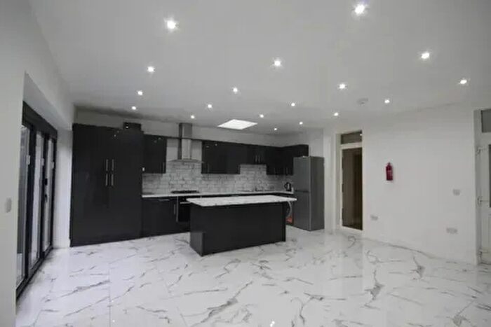 4 Bedroom Terraced House To Rent In Eden Road, Walthamstow, E17