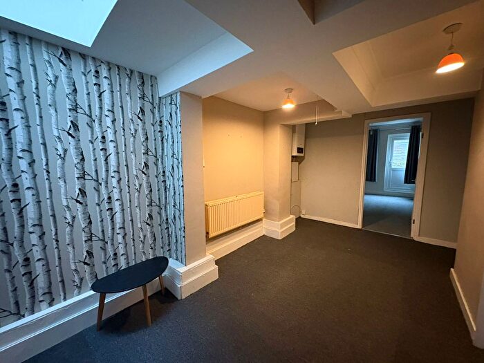 2 Bedroom Flat To Rent In Highbury Park, London, N5