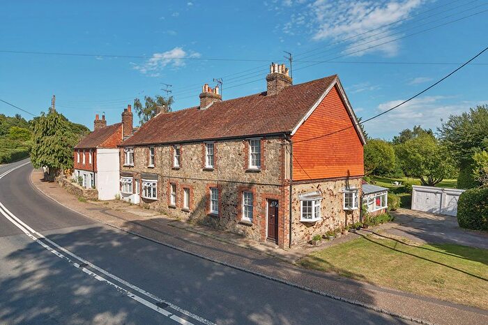 4 Bedroom End Of Terrace House For Sale In London Road, Watersfield, RH20