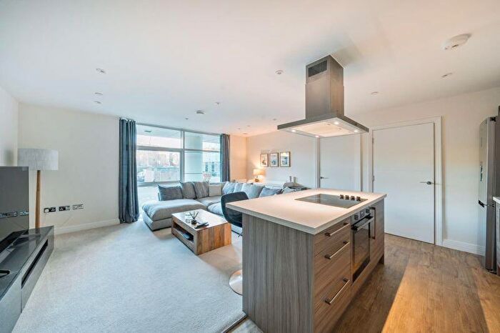 1 Bedroom Flat For Sale In Chrysler House, Bessemer Road, Welwyn Garden City, AL7