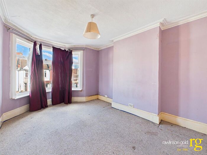 3 Bedroom Terraced House For Sale In Fairholme Road, Harrow, HA1