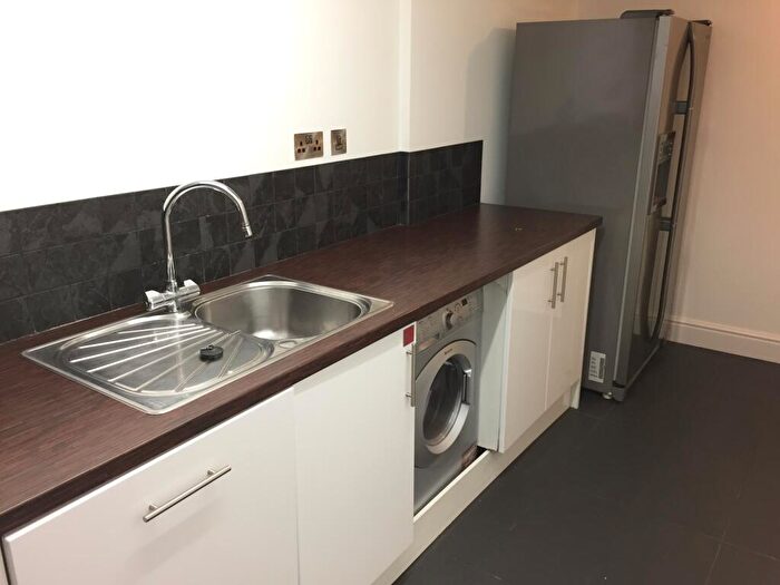 2 Bedroom Apartment To Rent In Knighton Road, Leicester, LE2