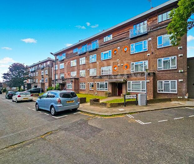 2 Bedroom Flat For Sale In Leeland Way, London, NW10