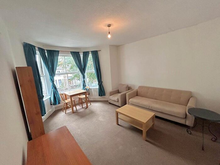 1 Bedroom Apartment To Rent In Richmond Road, Cardiff(City), CF24