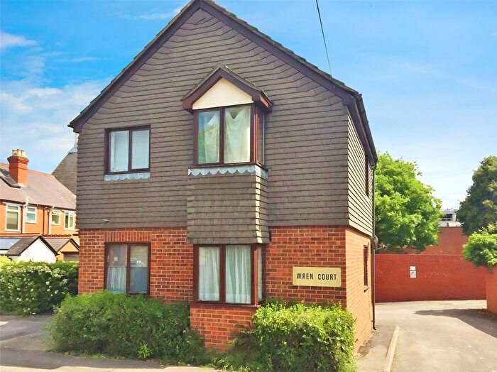 1 Bedroom Flat To Rent In Runnemede Road, Egham, Surrey, TW20