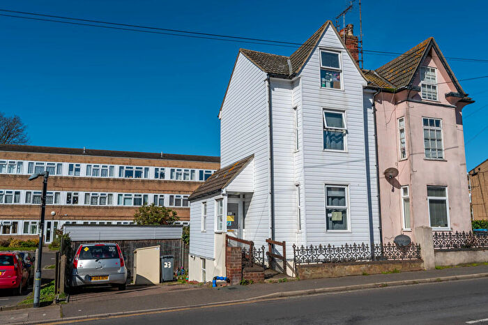 3 Bedroom Semi-Detached House For Sale In Garrison Lane, Felixstowe, IP11
