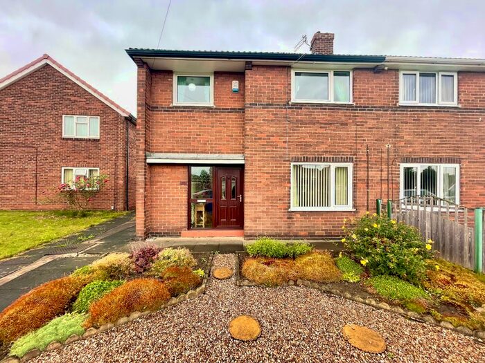 Houses for sale & to rent in WF10 3NT, Arnside Crescent, Airedale And