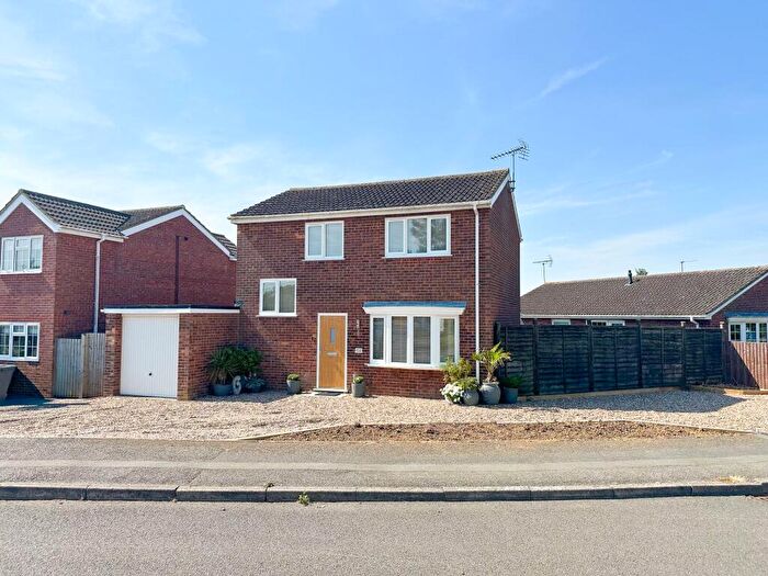 3 Bedroom Detached House For Sale In Connolly Drive, Rothwell, NN14