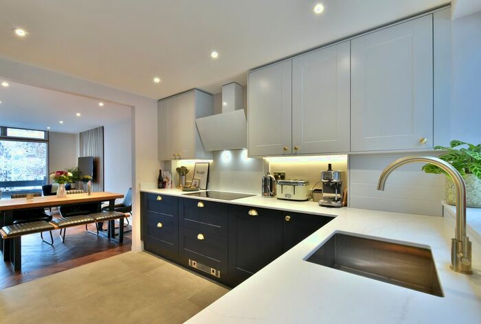 3 Bedroom Terraced House To Rent In Highland Road, Bromley, BR2