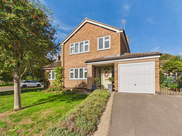 4 Bedroom Detached House For Sale In Willoughby Drive, Empingham, Oakham, LE15