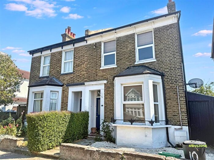4 Bedroom Property To Rent In Bloomfield Road, Bromley, BR2