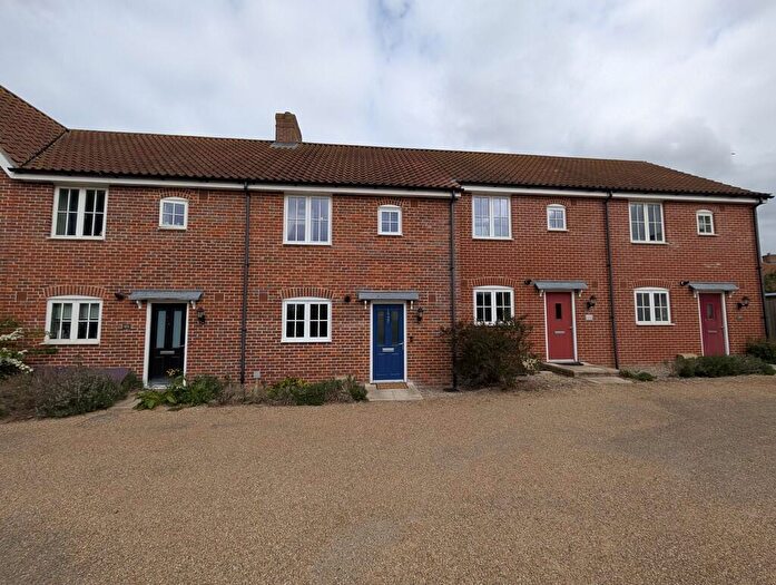 3 Bedroom Terraced House For Sale In Warren Avenue, Saxmundham, IP17