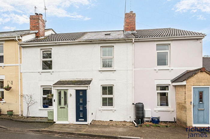 3 Bedroom Terraced House For Sale In Washpool, Swindon, SN5
