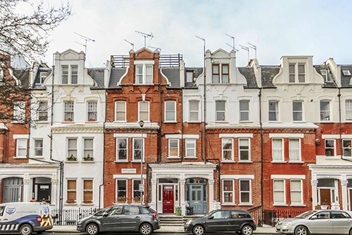 2 Bedroom Flat To Rent In Gledstanes Road, West Kensington, W14