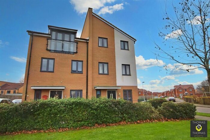 3 Bedroom Semi-Detached House To Rent In Lime Tree Avenue, Hardwicke, Gloucester, GL2