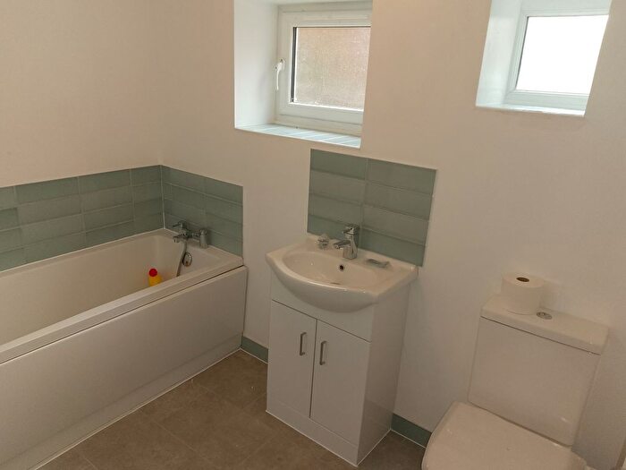 1 Bedroom Flat To Rent In Victoria Road, Chatham, ME4