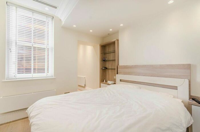 1 Bedroom Flat To Rent In Guilford Street, Bloomsbury, London, WC1N