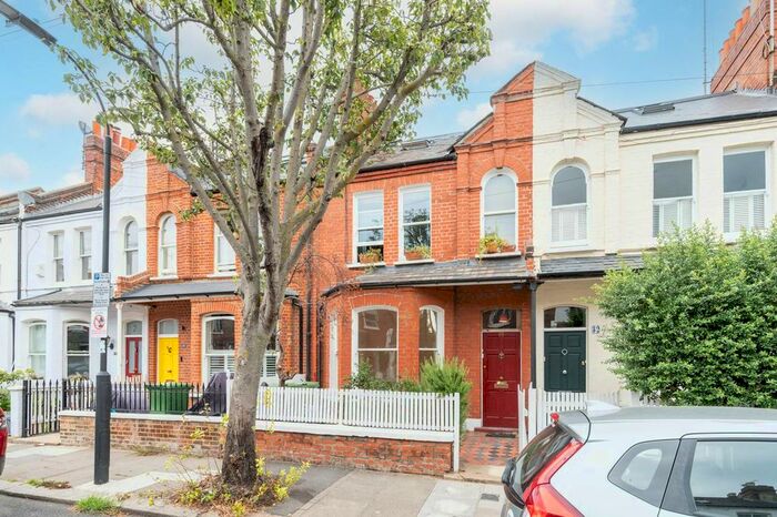 1 Bedroom Flat To Rent In Musard Road, Barons Court, London, W6