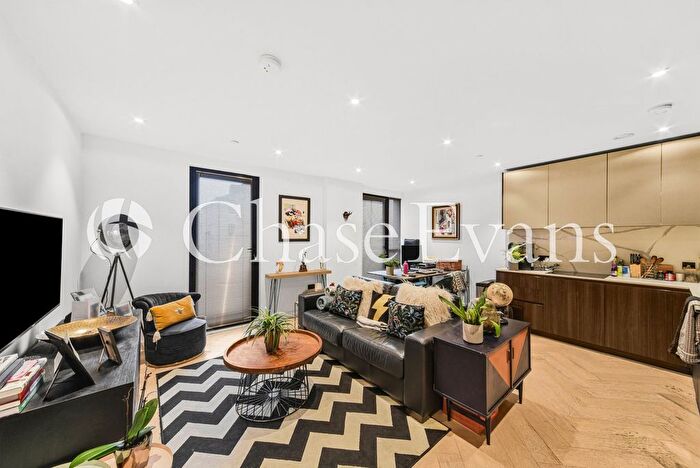 2 Bedroom Flat For Sale In Luxe Tower, Dock Street, Aldgate, London, E1