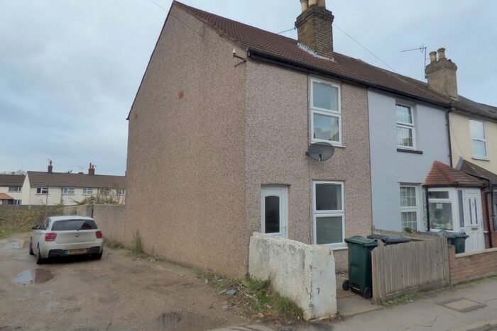 2 Bedroom End Of Terrace House To Rent In Hill House Road, Stone, Kent DA2