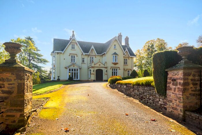 7 Bedroom Country House For Sale In Pentwyn, Rockfield, NP25