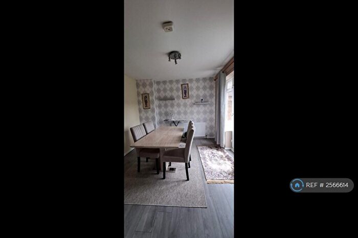 3 Bedroom Semi-Detached House To Rent In Cowridge Crescent, Luton, LU2
