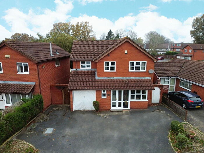 4 Bedroom Detached House For Sale In Newey Road, Hall Green, B28