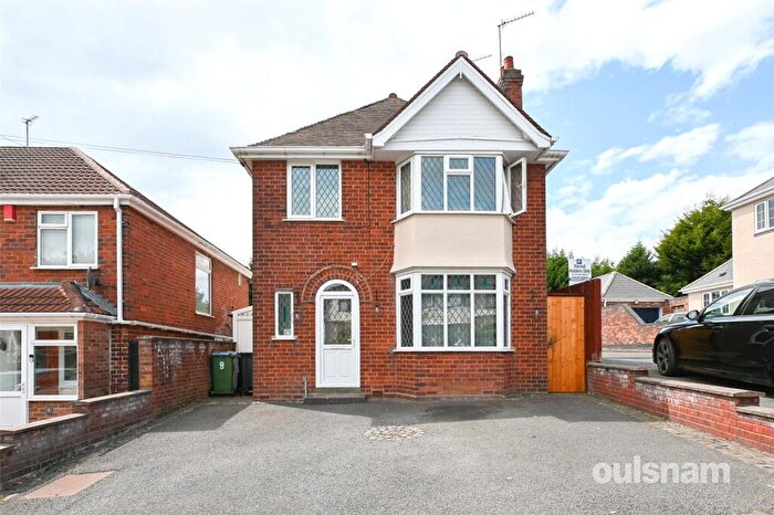 3 Bedroom Detached House For Sale In Woodgreen Road, Oldbury, West Midlands, B68