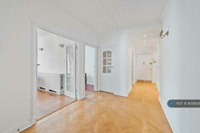 3 Bedroom Flat To Rent In Dorset House, London, NW1