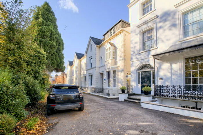 2 Bedroom Apartment To Rent In Binswood Avenue, Leamington Spa, CV32