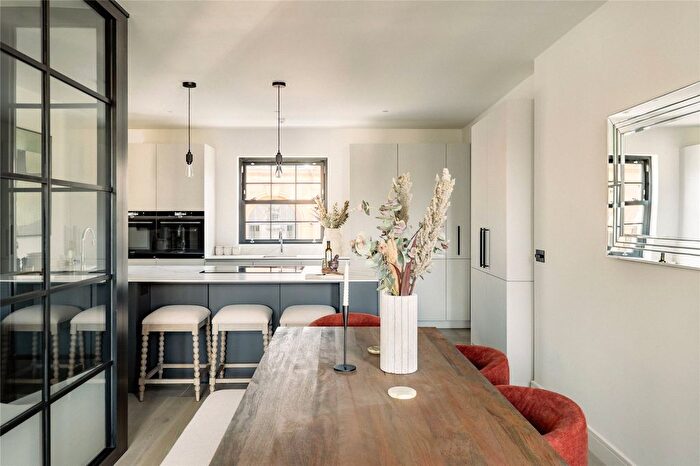 4 Bedroom Flat For Sale In Draycott Avenue, Chelsea, SW3