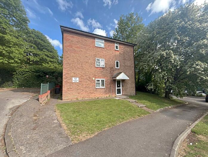 2 Bedroom Flat To Rent In Moulton Rise, Luton, LU2