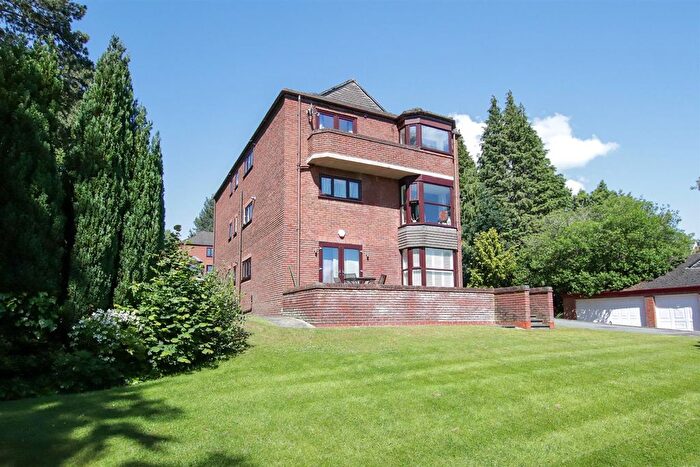 3 Bedroom Flat For Sale In Park Road, Bowdon, WA14