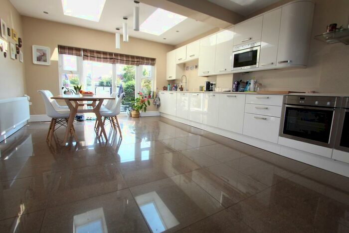 2 Bedroom House To Rent In Northway Road, Croydon, CR0