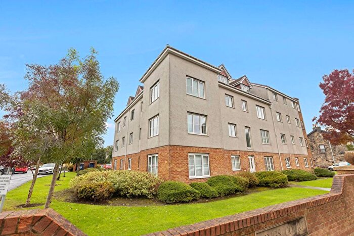 3 Bedroom Flat For Sale In Stirrat Crescent, Paisley, PA3