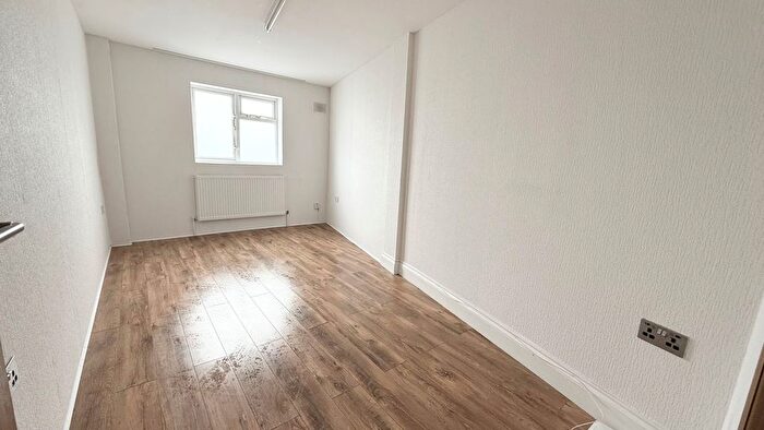 4 Bedroom Property To Rent In Rayners Lane, Harrow, HA2
