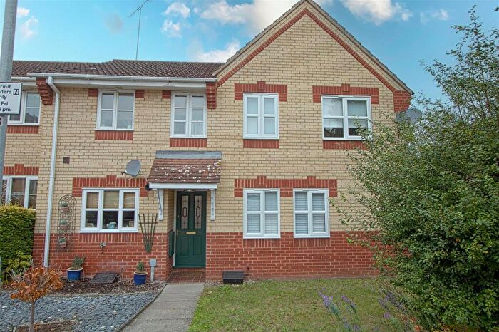 2 Bedroom Terraced House For Sale In Whitesmith Drive, Billericay, CM12