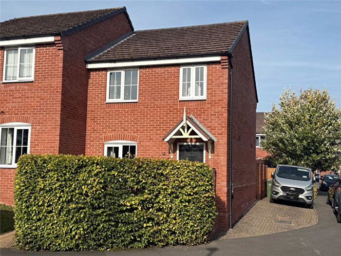 3 Bedroom Semi-Detached House For Sale In Hawkstone Close, Kidderminster, Worcestershire, DY11