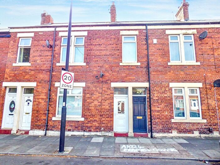 3 Bedroom Flat For Sale In Chirton Green, North Shields, NE29