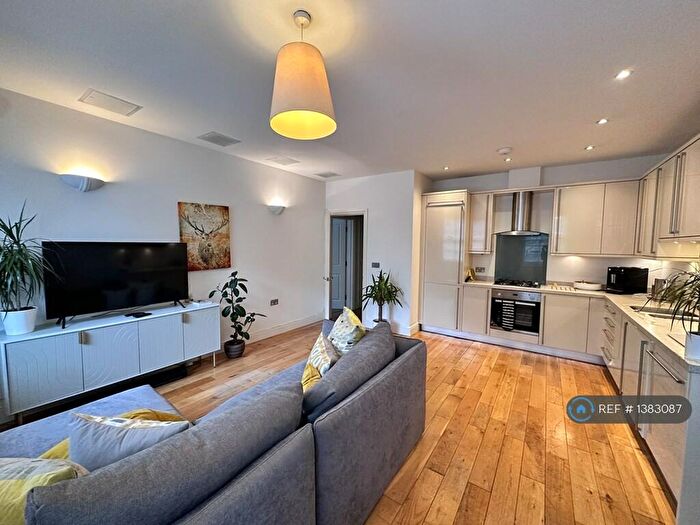 2 Bedroom Flat To Rent In Old Devonshire Road, London, SW12