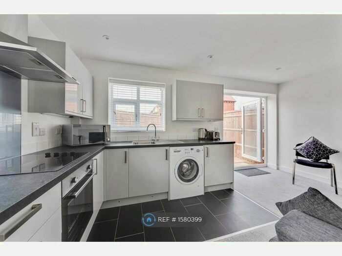 1 Bedroom Flat To Rent In Garth Road, Didcot, OX11