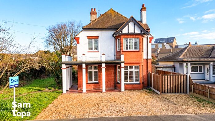 5 Bedroom Detached House For Sale In Holland Road, Clacton-On-Sea, CO15