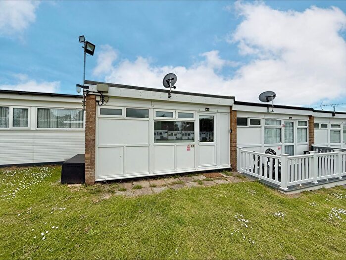2 Bedroom Chalet For Sale In Belle Aire, Hemsby, NR29