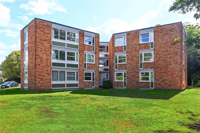 2 Bedroom Apartment To Rent In Heathside, Weybridge, Surrey, KT13