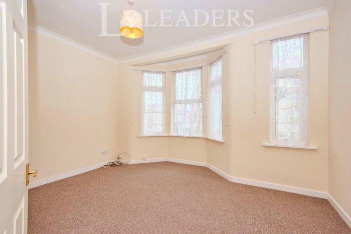 1 Bedroom Flat To Rent In East Street, Southend On Sea, SS2